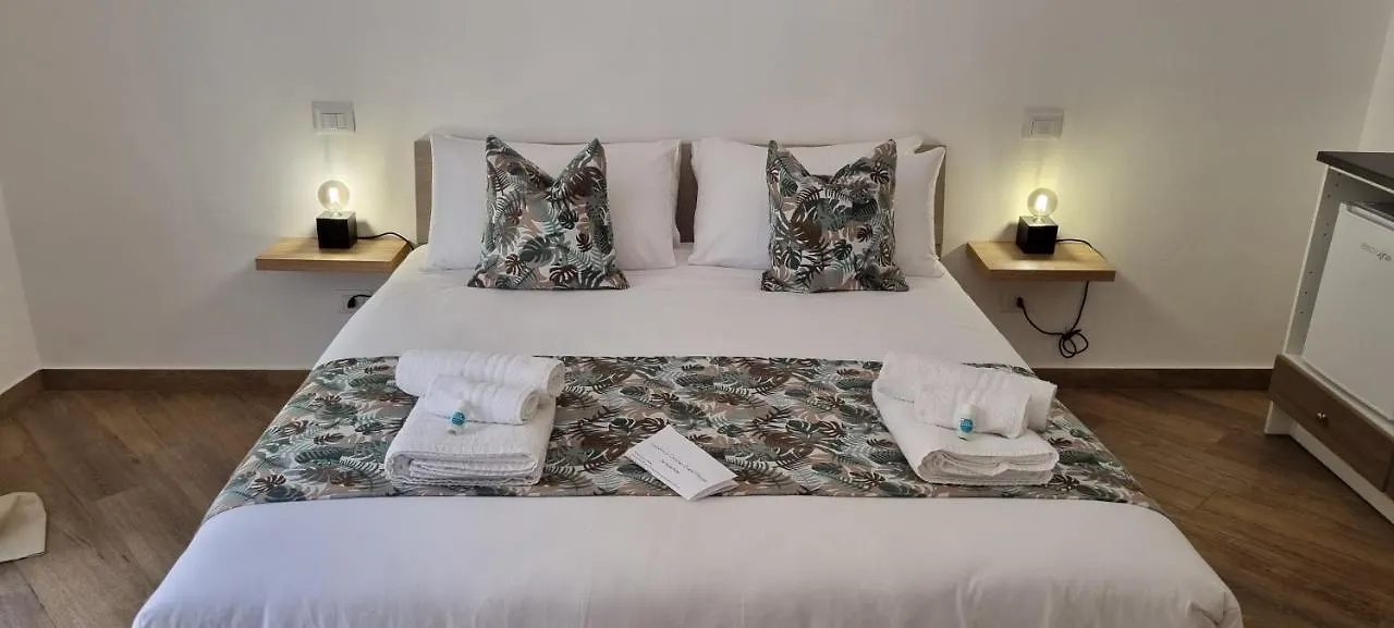 Christian Guest House Terrasini Appartamento